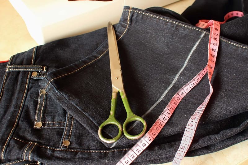 Một số điều cần lưu ý khi lựa chọn cách xử lý quần áo cũ