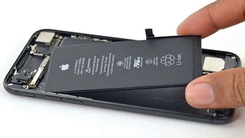 iPhone 11 Pro Max có thời lượng pin ấn tượng hơn iPhone 11 Pro