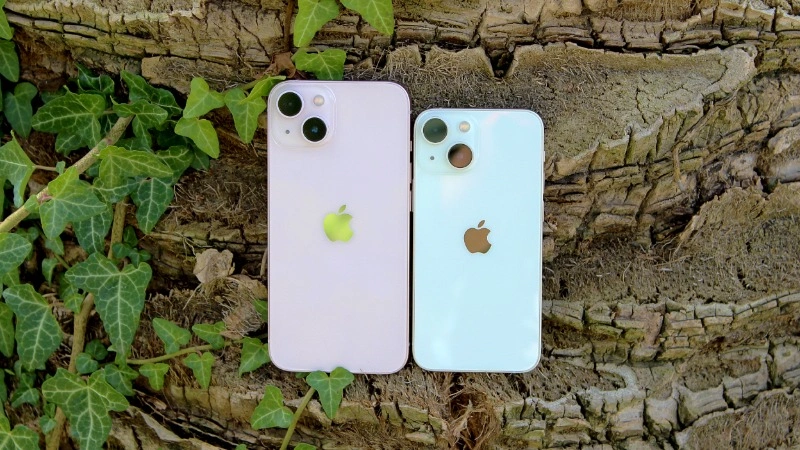 Điểm khác biệt rõ nhất ở iPhone 13 và 13 mini là kích thước 6.1 inch và 5.4 inch
