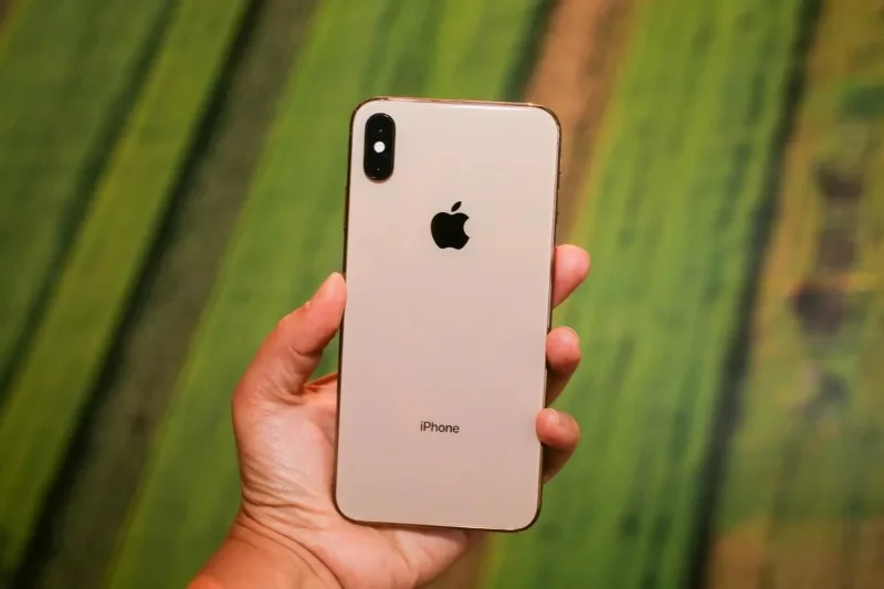 iPhone XS Max cũ là một trong những lựa chọn dưới 6 triệu đáng mua
