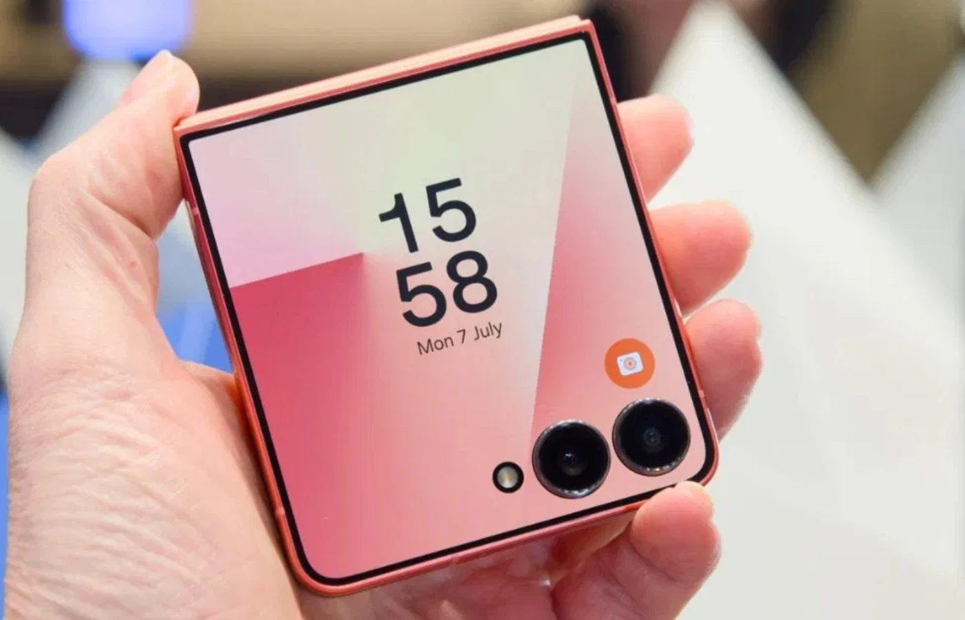 Màn hình phụ Flex Window trên Samsung Z Flip 7