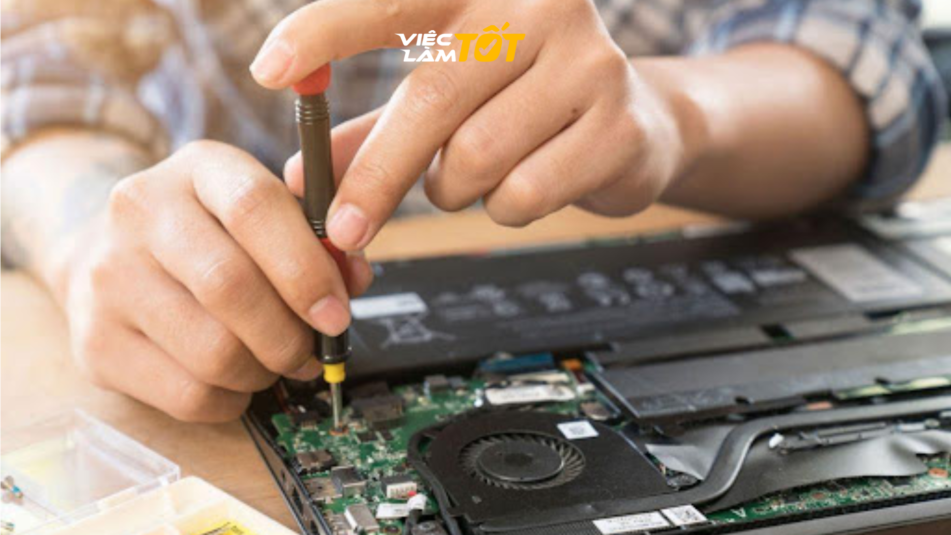 Kỹ thuật viên máy tính
