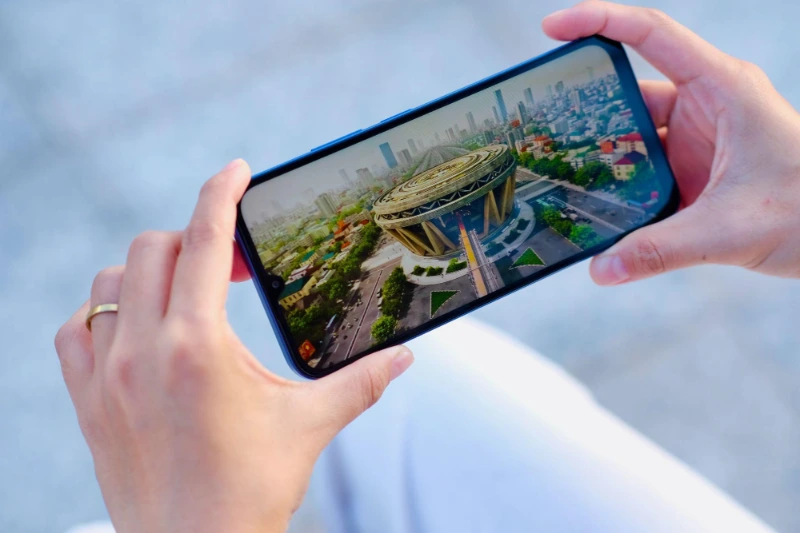 Hiệu năng mạnh mẽ giúp điện thoại dùng mượt mà cả ngày