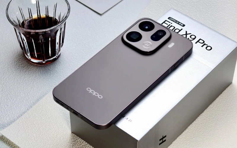 OPPO Find X9 Pro 5G thuộc top những chiếc điện thoại kháng nước tốt nhất hiện nay