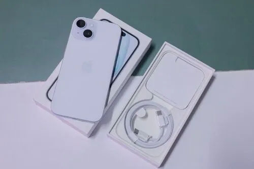 Kiểm tra phụ kiện iPhone 15 cũ