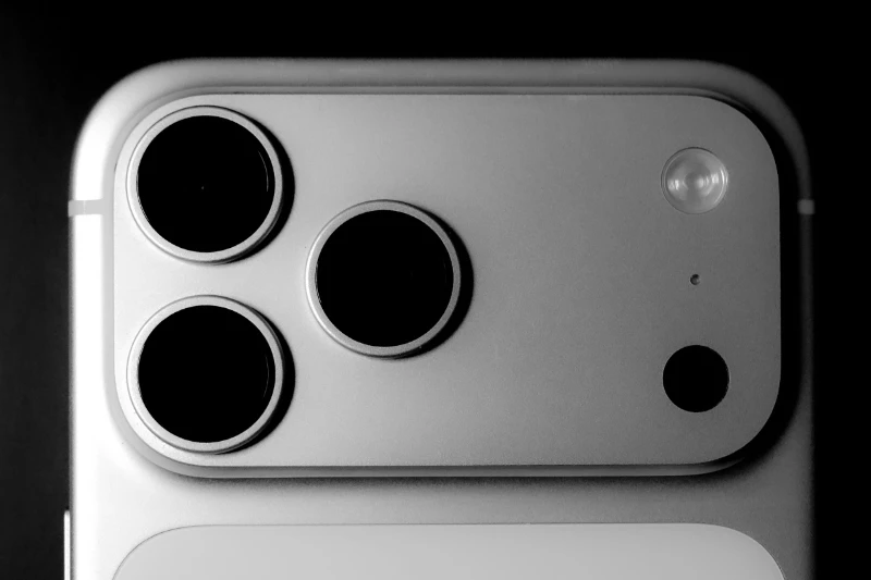 iPhone 3 mắt chụp ảnh đẹp - iPhone 17 Pro