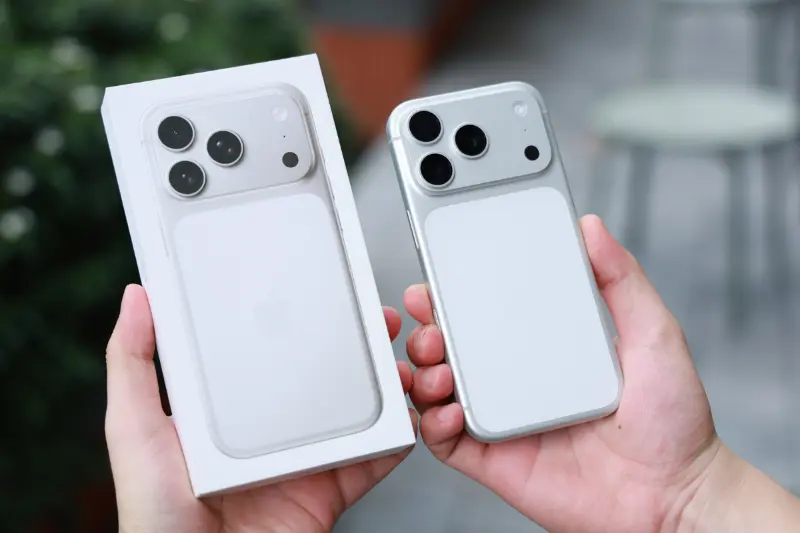 iPhone 17 Pro màu bạc