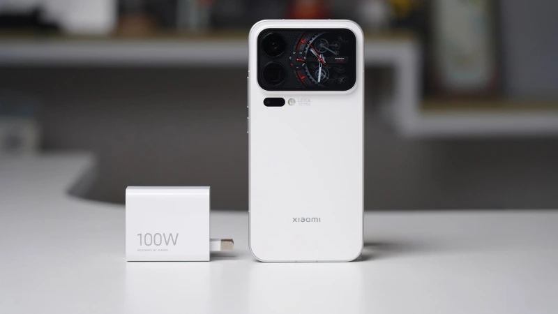 Bản màu trắng mang lại cảm giác thanh lịch và hiện đại cho người dùng