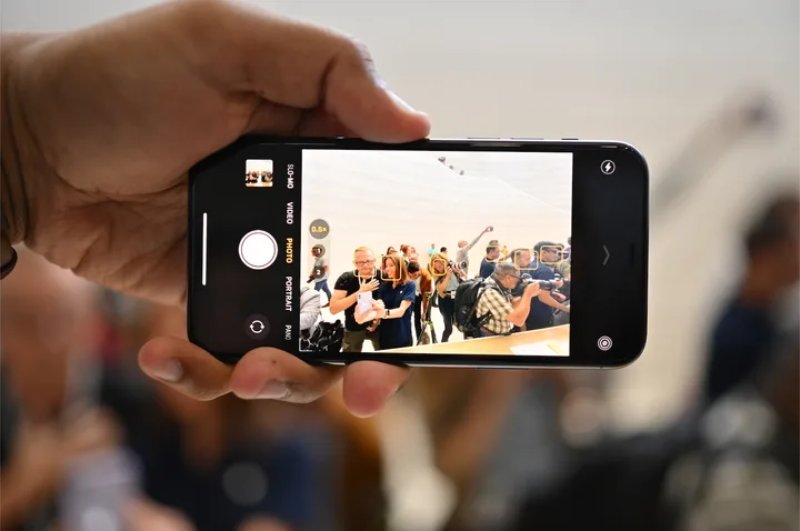 Camera trước iPhone 11 Pro