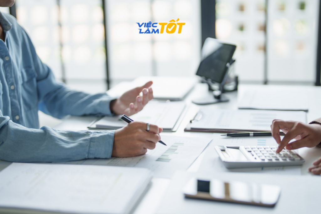 phân biệt staff và employee khi ứng tuyển