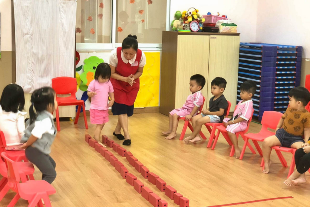 Cách giảm áp lực cho giáo viên mầm non