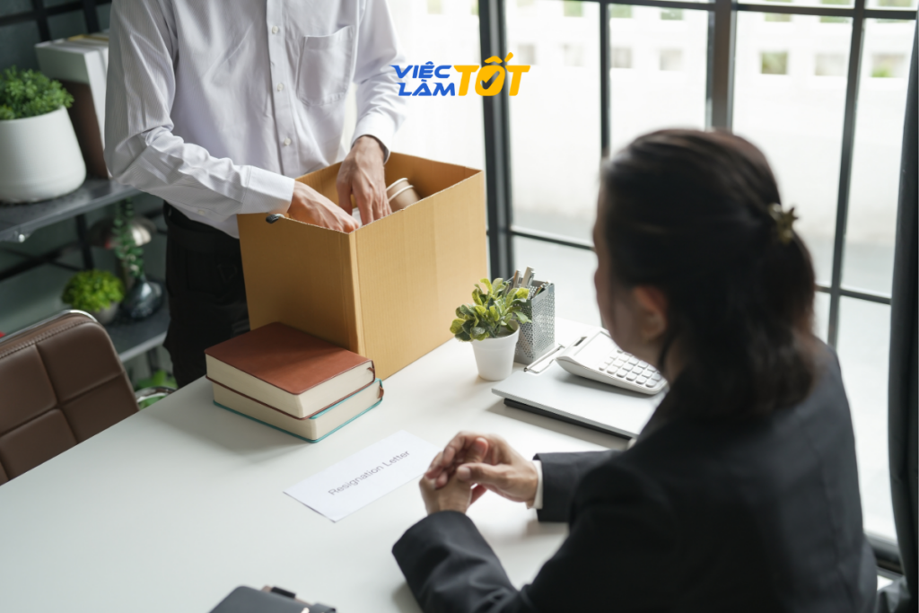 Soạn thảo thư nghỉ việc là bước quan trọng để rời đi một cách văn minh