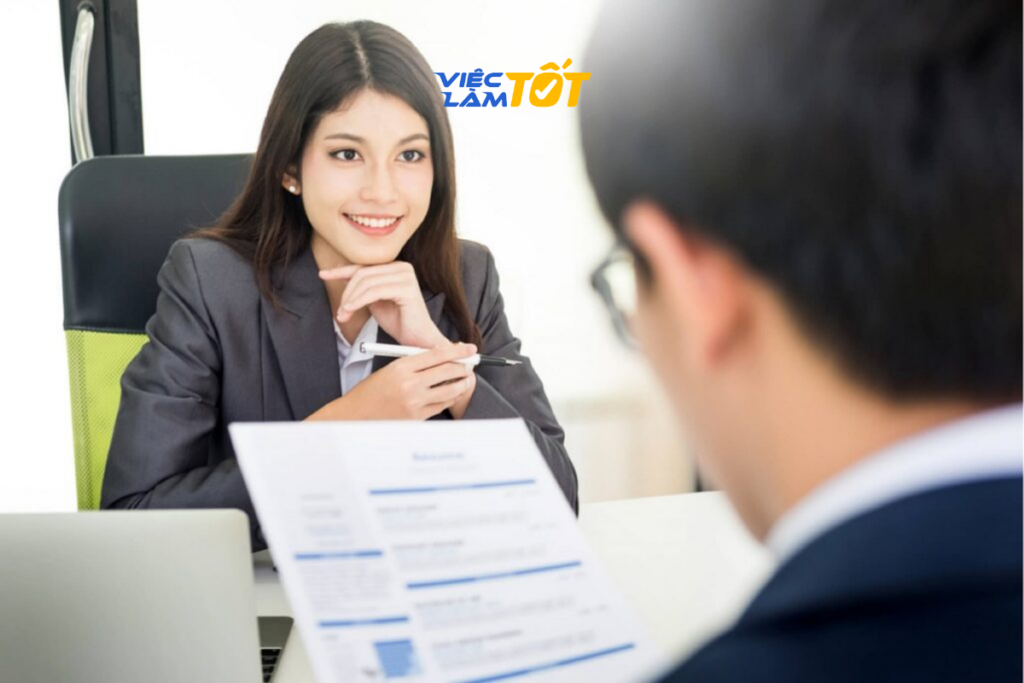 Ghi chú thể hiện sự tôn trọng và tập trung của bạn đối với cuộc phỏng vấn