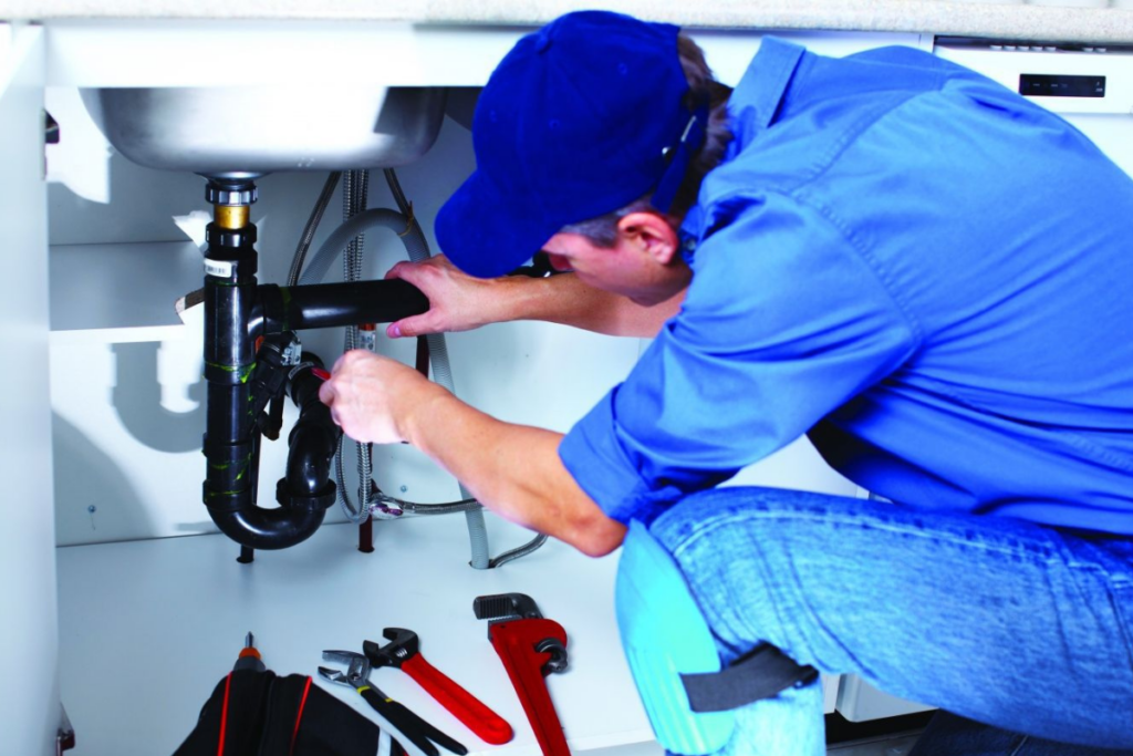 Thợ sửa chữa điện nước là một dạng việc làm freelance phổ biến