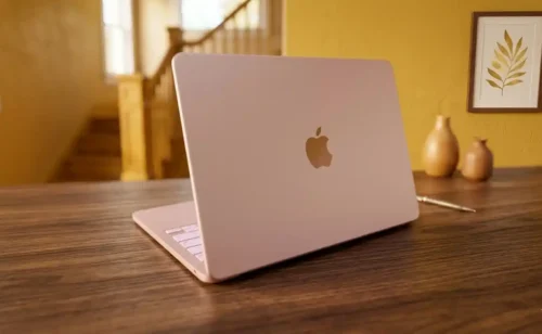 MacBook Neo gây chú ý với khả năng sạc nhanh hơn sạc đi kèm