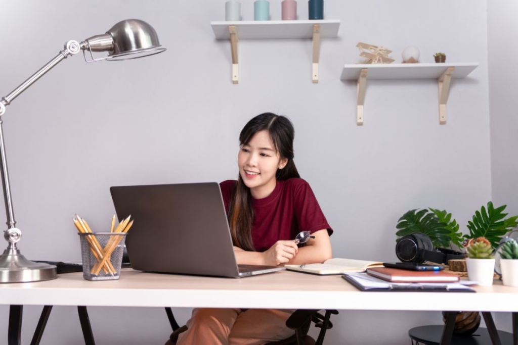 Tìm kiếm việc làm freelance mang lại sự tự do về không gian và thời gian