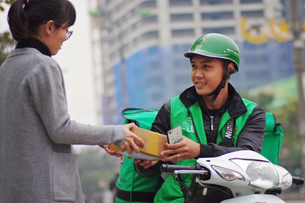 Tài xế giao hàng là việc không cần bằng cấp phổ biến