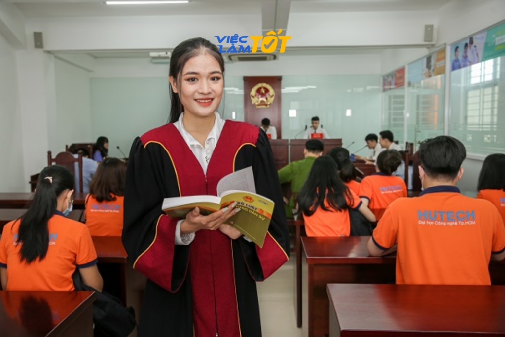 Môi trường học tập ngành Luật kinh tế