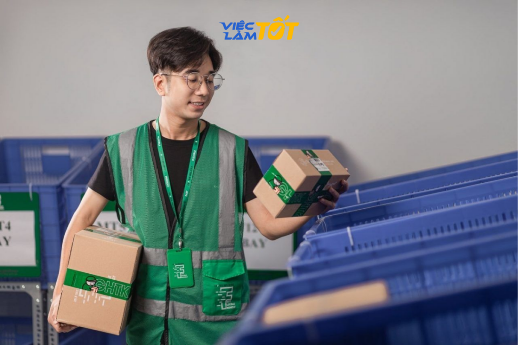 Giờ làm việc của shipper Giao Hàng Tiết Kiệm
