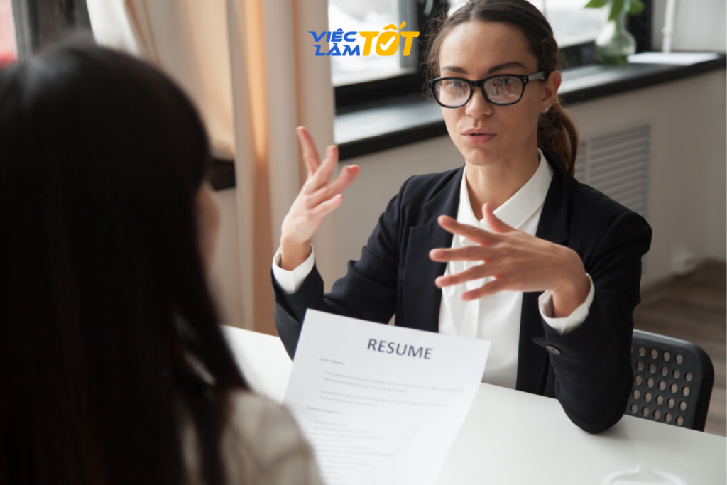 Một buổi đào tạo nhân viên mới tại Samsung với trang thiết bị hiện đại