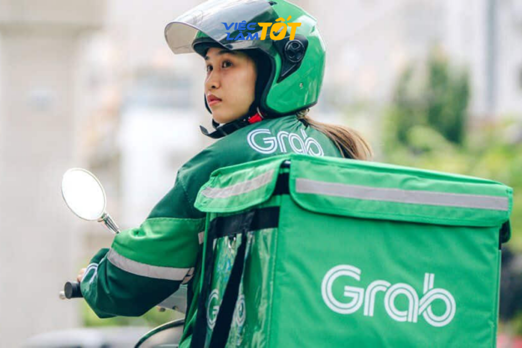 tránh chạy Grab giờ cao điểm để tiết kiệm thời gian