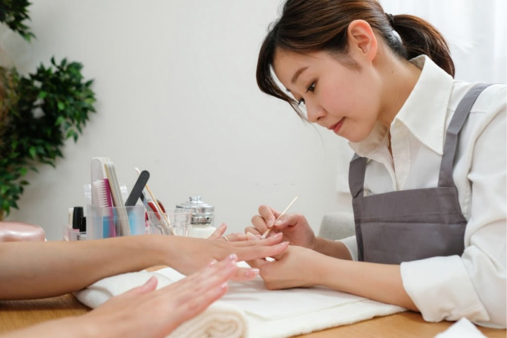 Học làm nail cho người mới bắt đầu