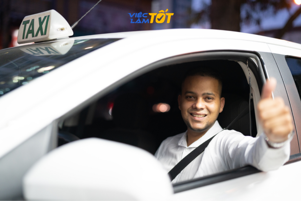 Tài xế taxi đón khách tại sảnh khách sạn lớn