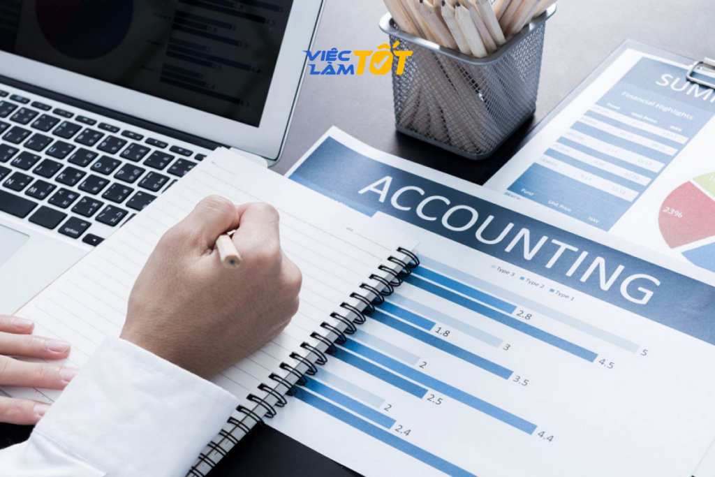Sự nghiệp vững chắc với nghề kế toán