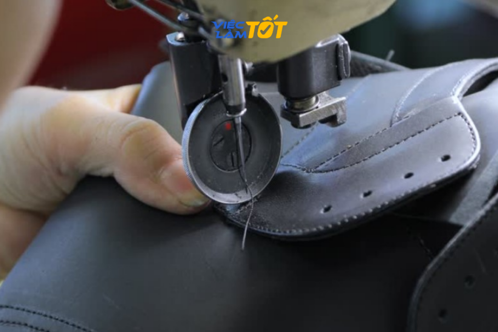 Tìm việc làm công nhân giày da nhanh chóng
