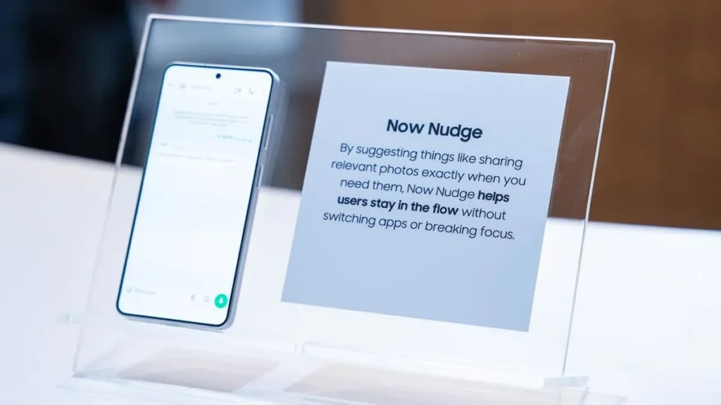 Now Nudge là một tính năng AI có khả năng quét, nhận diện và phân tích toàn bộ nội dung đang hiển thị trên màn hình theo thời gian thực.