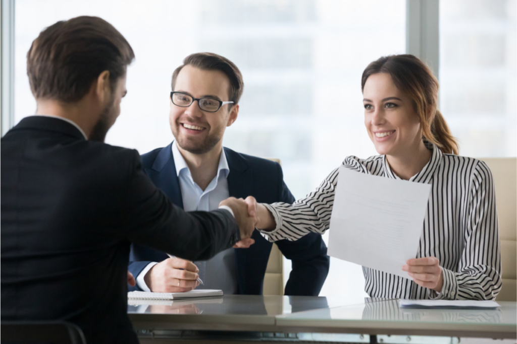Thể hiện kỹ năng cứng và kỹ năng mềm trên hồ sơ xin việc