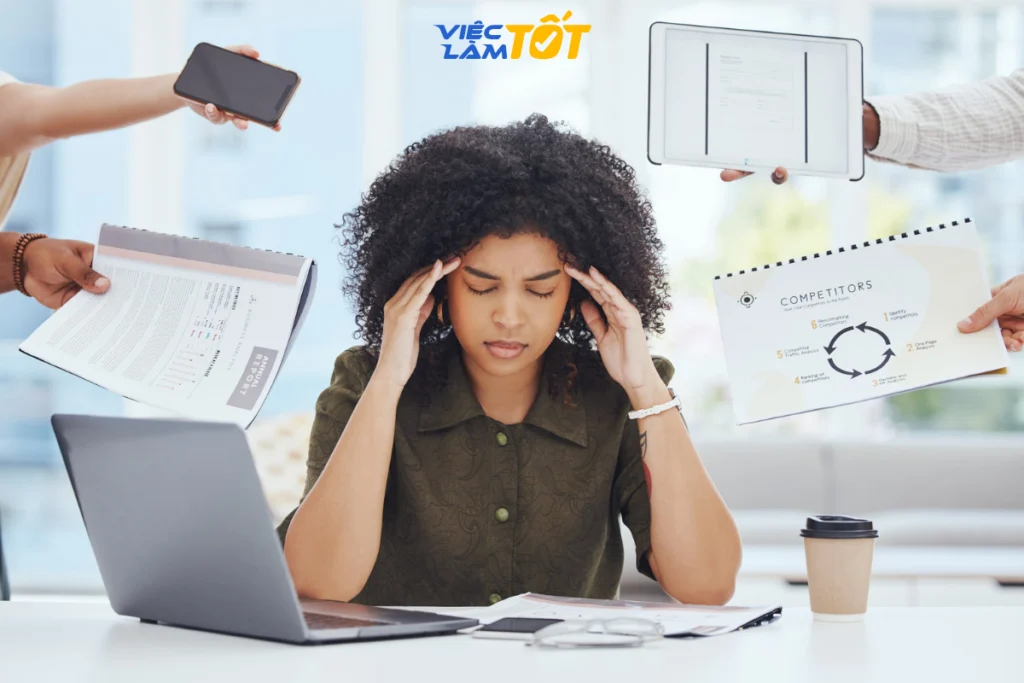 Người lao động bị hội chứng burnout mệt mỏi tại nơi làm việc