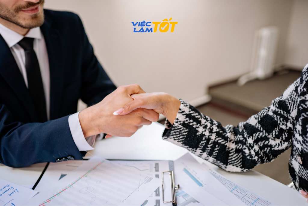 Ngôn ngữ cơ thể tích cực giúp tăng cường sức thuyết phục cho các luận điểm trong đàm phán