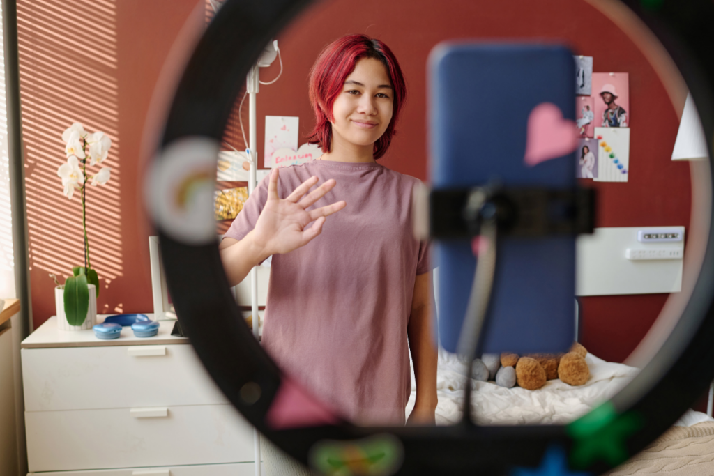 Hợp tác và học hỏi là cách nhanh nhất để phát triển trong nghề livestream