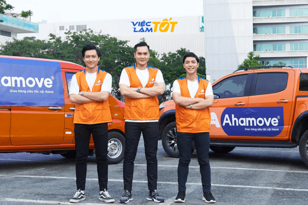 Dịch vụ xe tải của Ahamove đáp ứng nhu cầu vận chuyển hàng hóa nặng và cồng kềnh trong đô thị]