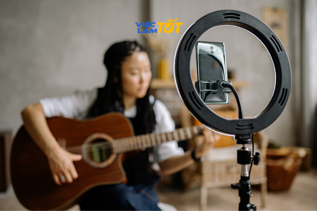 Livestream bán hàng đang là xu hướng thống trị các sàn thương mại điện tử