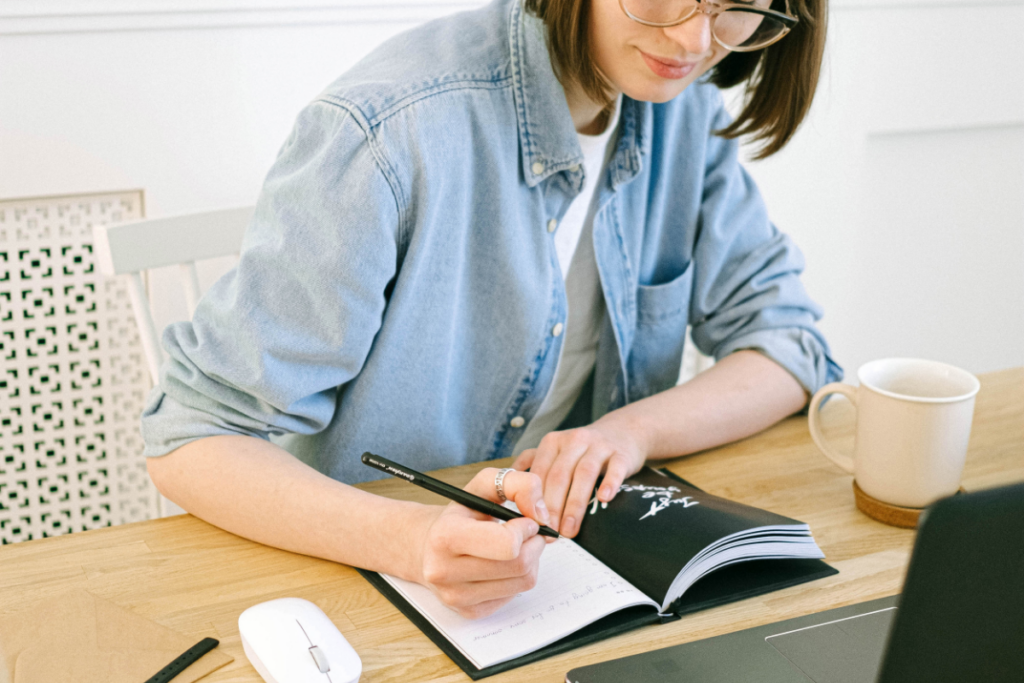 Thực hiện checklist cuối cùng để đảm bảo email gửi CV hoàn hảo nhất