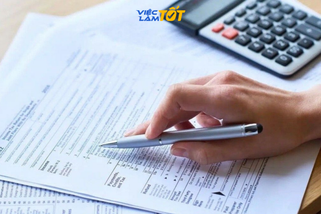 Các khoản khấu trừ là phần cần lưu ý nhất khi đọc bảng lương