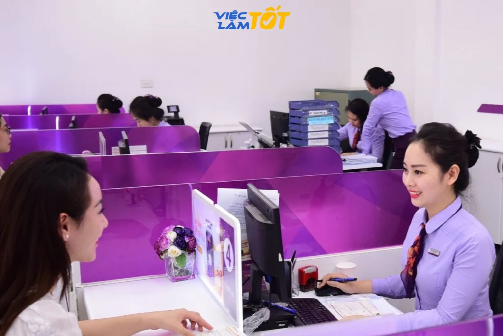 Thu nhập của giao dịch viên phụ thuộc nhiều vào kỹ năng chăm sóc khách hàng