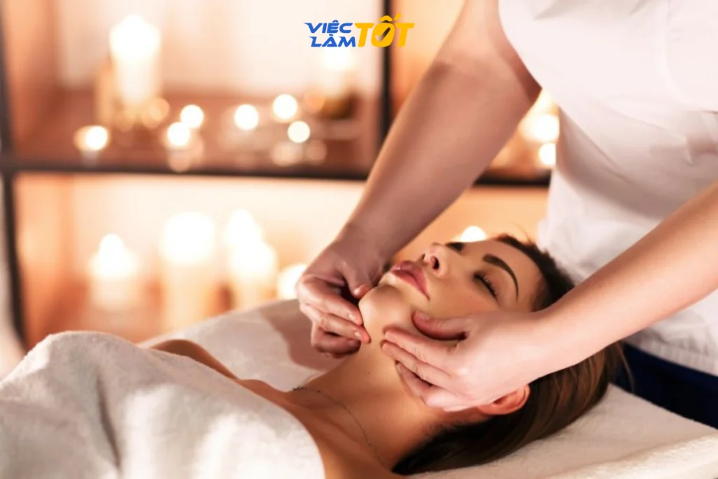Kỹ thuật viên spa là người trực tiếp mang lại vẻ đẹp và sự thư giãn cho khách hàng