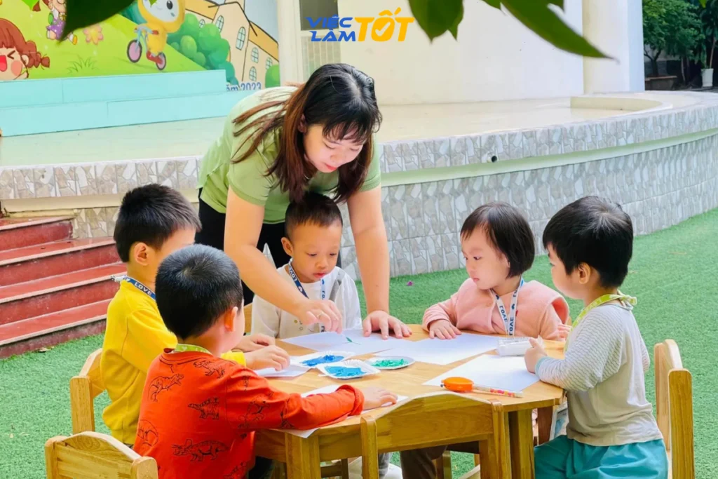 Tình yêu thương và sự kiên nhẫn là phẩm chất quan trọng nhất của người nuôi dạy trẻ