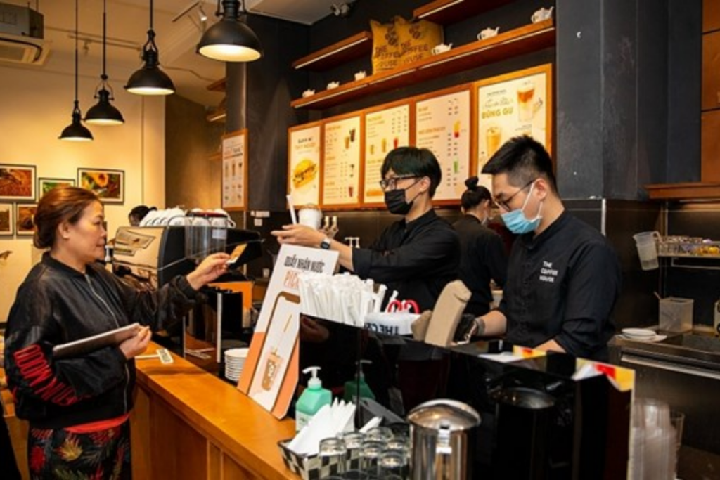 Ngành bán lẻ và dịch vụ ăn uống luôn dẫn đầu về nhu cầu tuyển dụng lao động bán thời gian