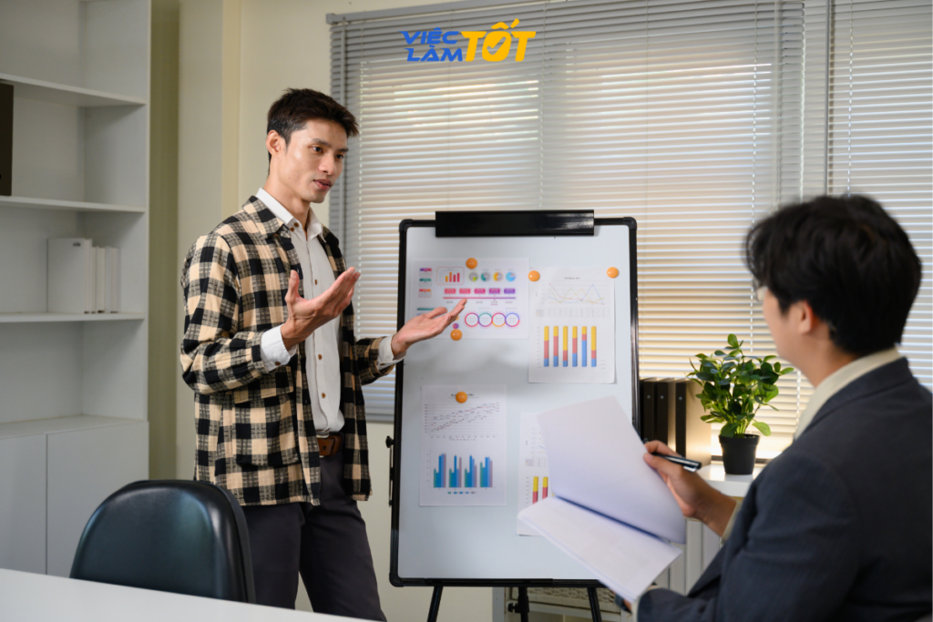 Người lao động nộp đơn gia nhập công đoàn tại doanh nghiệp