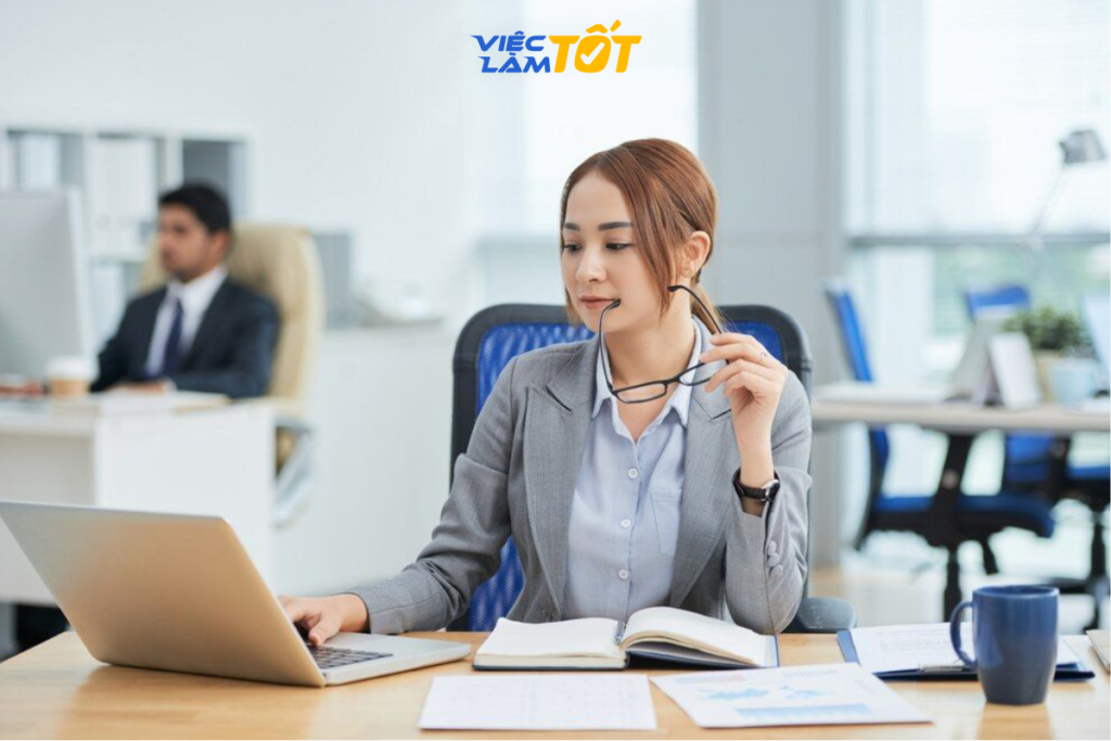 Mức thu nhập của nhân viên văn phòng rất ổn định và có xu hướng tăng đều