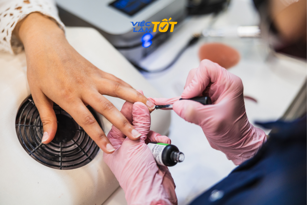 Không gian làm việc thoải mái giúp tăng trải nghiệm cho khách hàng và cảm hứng cho thợ nail