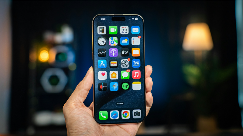 Màn hình iPhone 16 Pro Max