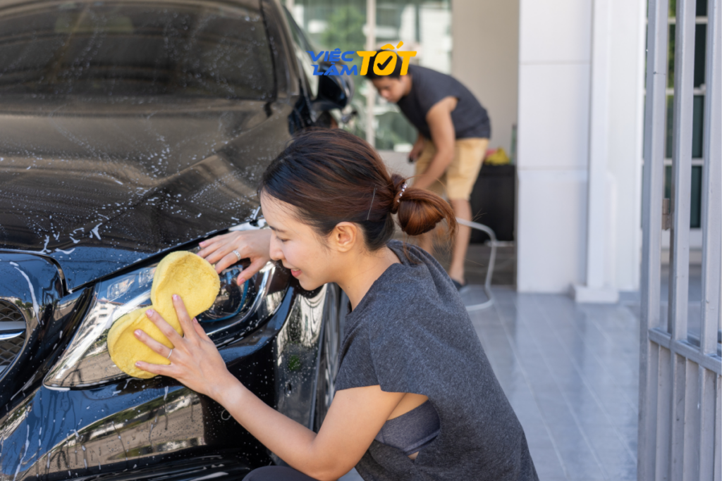Dịch vụ vệ sinh nội thất tỉ mỉ giúp gia tăng giá trị cho nghề rửa xe