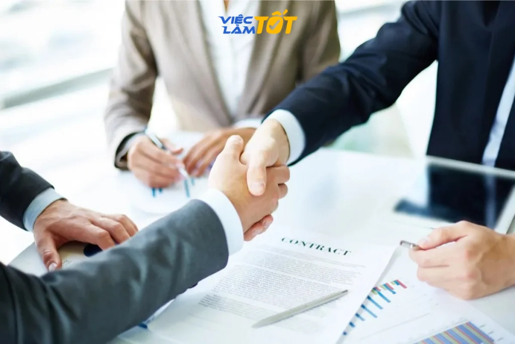Có nên theo đuổi kinh doanh thương mại là gì hay không