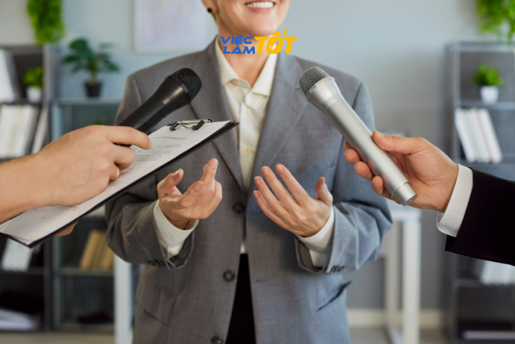 Tự luyện tập giúp bạn điều chỉnh ngôn ngữ cơ thể và giọng nói chuẩn xác hơn