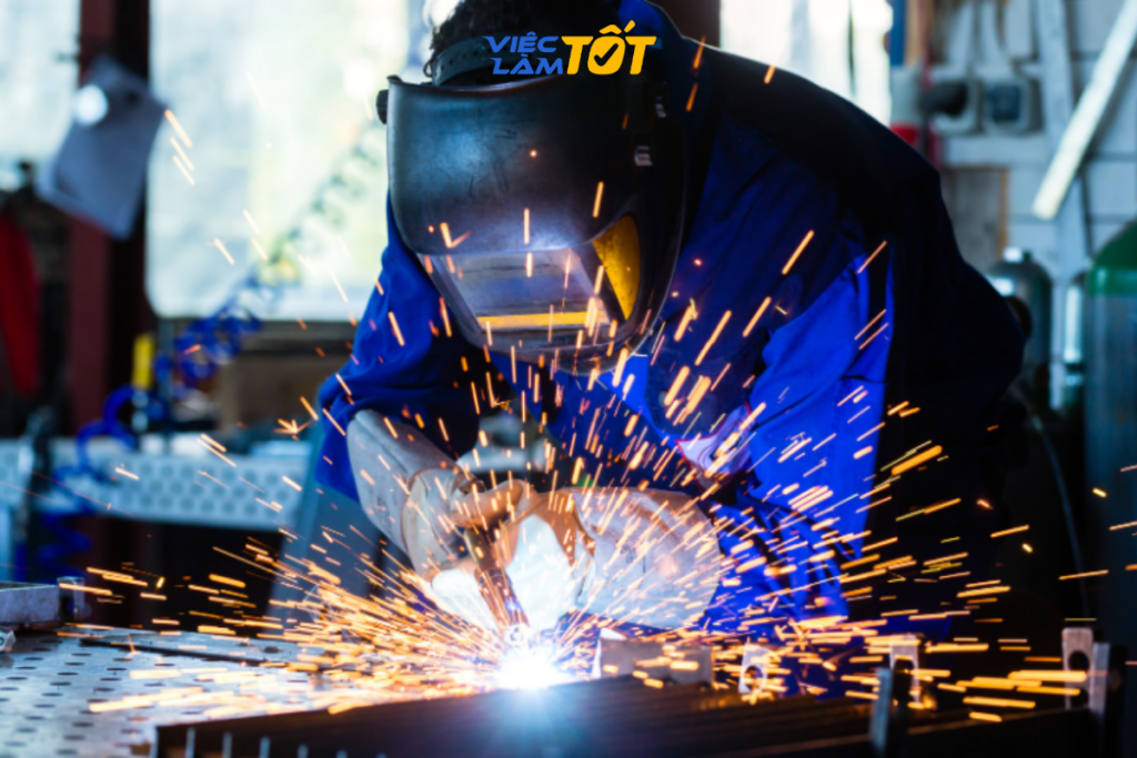 Nâng cao tay nghề mỗi ngày là chìa khóa giúp người lao động phổ thông thăng tiến bền vững